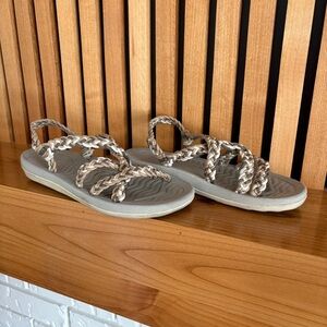 Braided Sandals in Beige and Gray